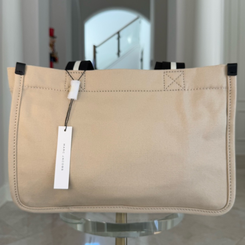 NWT Marc Jacobs Signet Canvas Tote - Picture 3 of 4